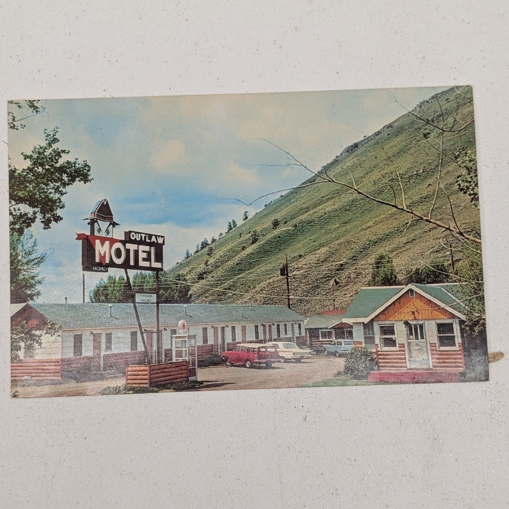 Vintage Outlaw Motel Jackson Hole Wyoming Postcard Dexter Press Chrome Unposted